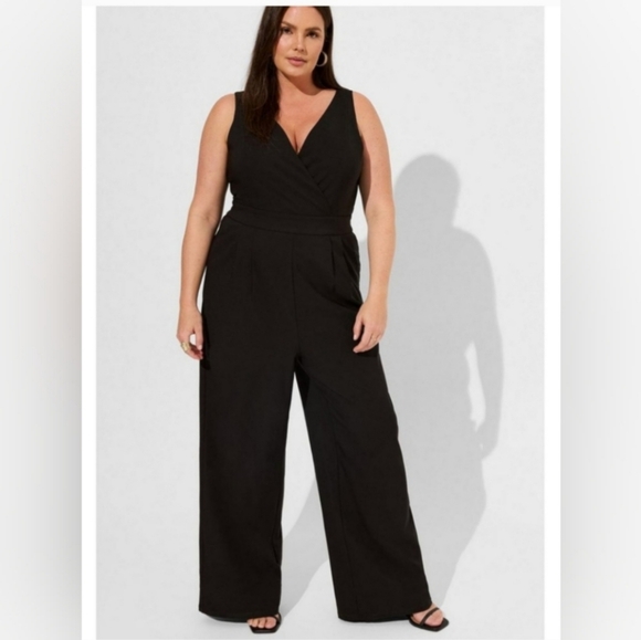 Torrid Studio Refined Crepe Surplice Jumpsuit Plus Size 18 Deep Black - Picture 1 of 4